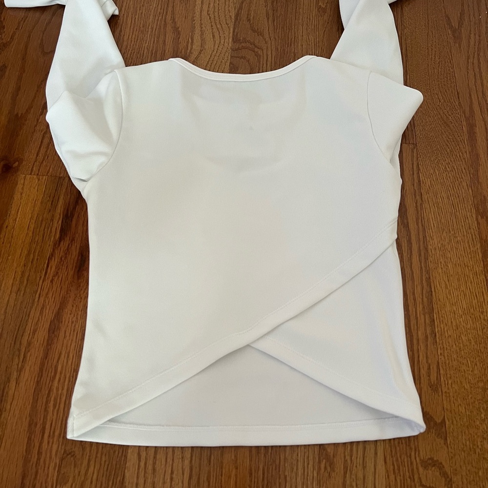 Workout top - Picture 3 of 4